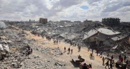 İlk yardım tırları Gazze’ye giriyor