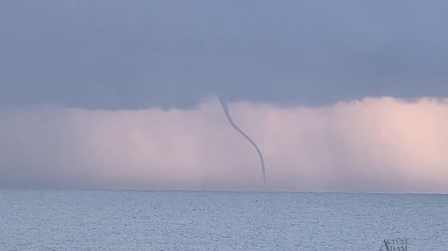Alanya’da etkili yağış sonrası hortum görüldü