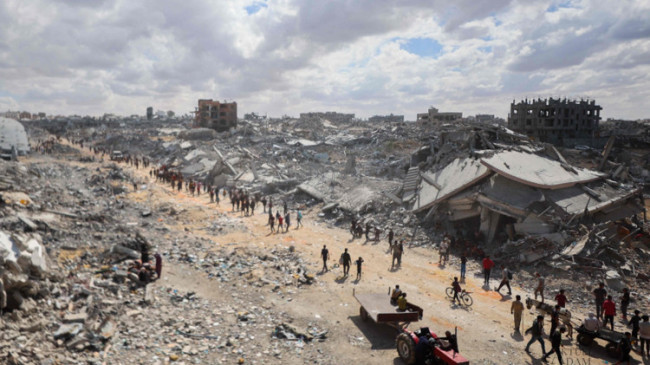 İlk yardım tırları Gazze’ye giriyor