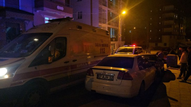 Evinde ölü bulundu