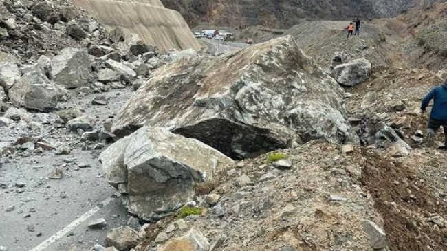 Heyelan anı cep telefonu kamerasında