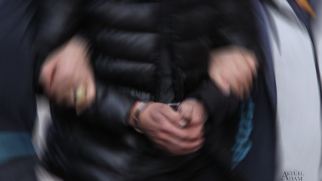 Tahliye sırasında 2 polisi yaraladılar!